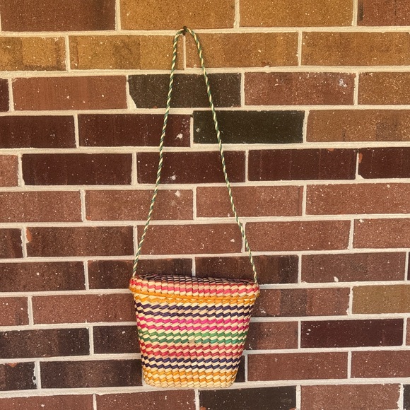 Handwoven Multicolor Straw Shoulder Bag - Picture 4 of 8